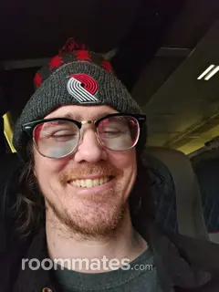 Roommate looking Beaverton, OR, $1000