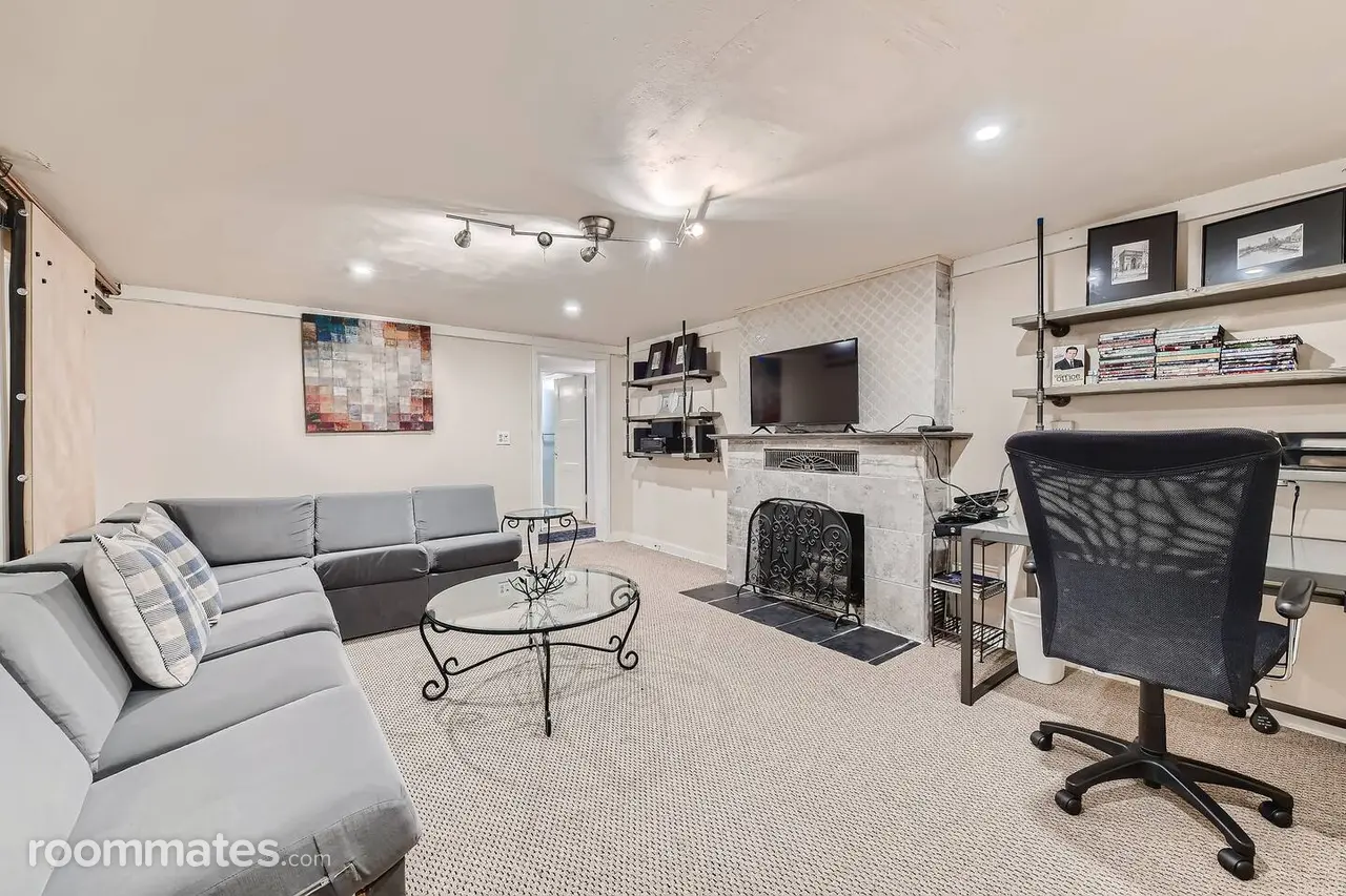 Profile photo 3 of 11