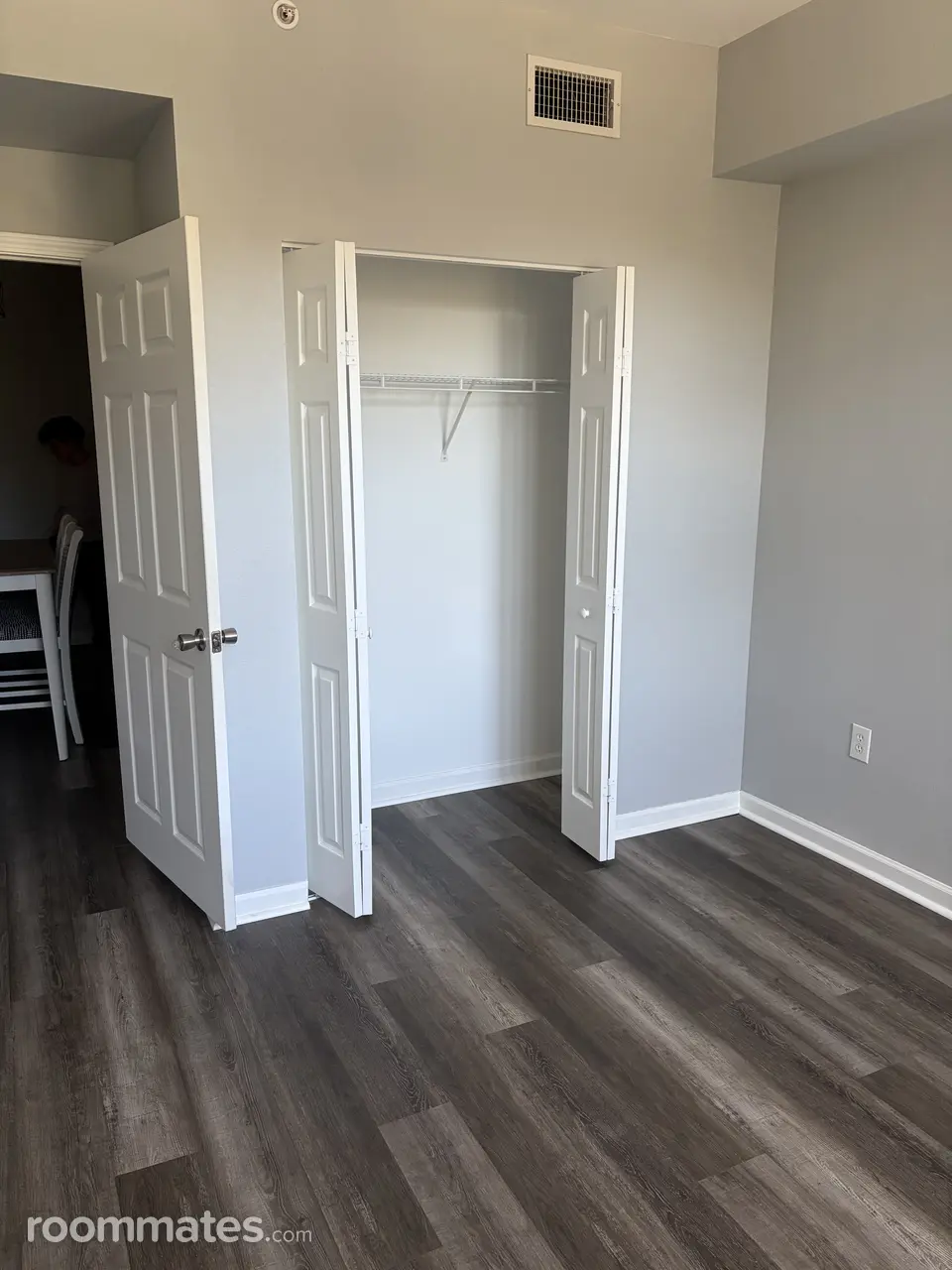 Profile photo 1 of 6