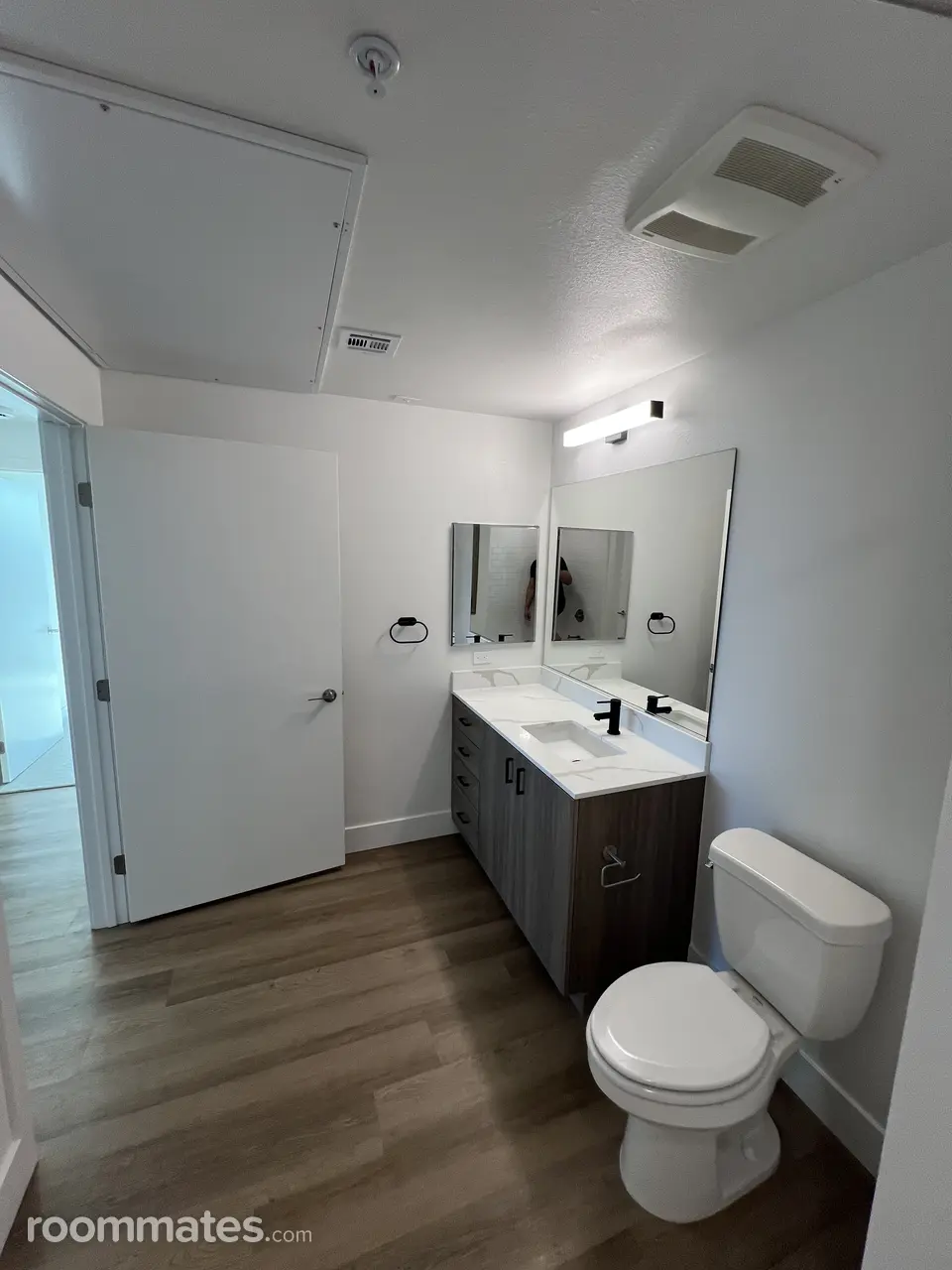 Profile photo 7 of 11