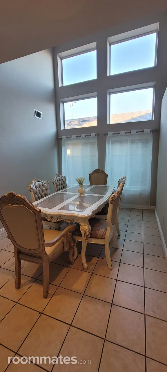 Profile photo 7 of 9