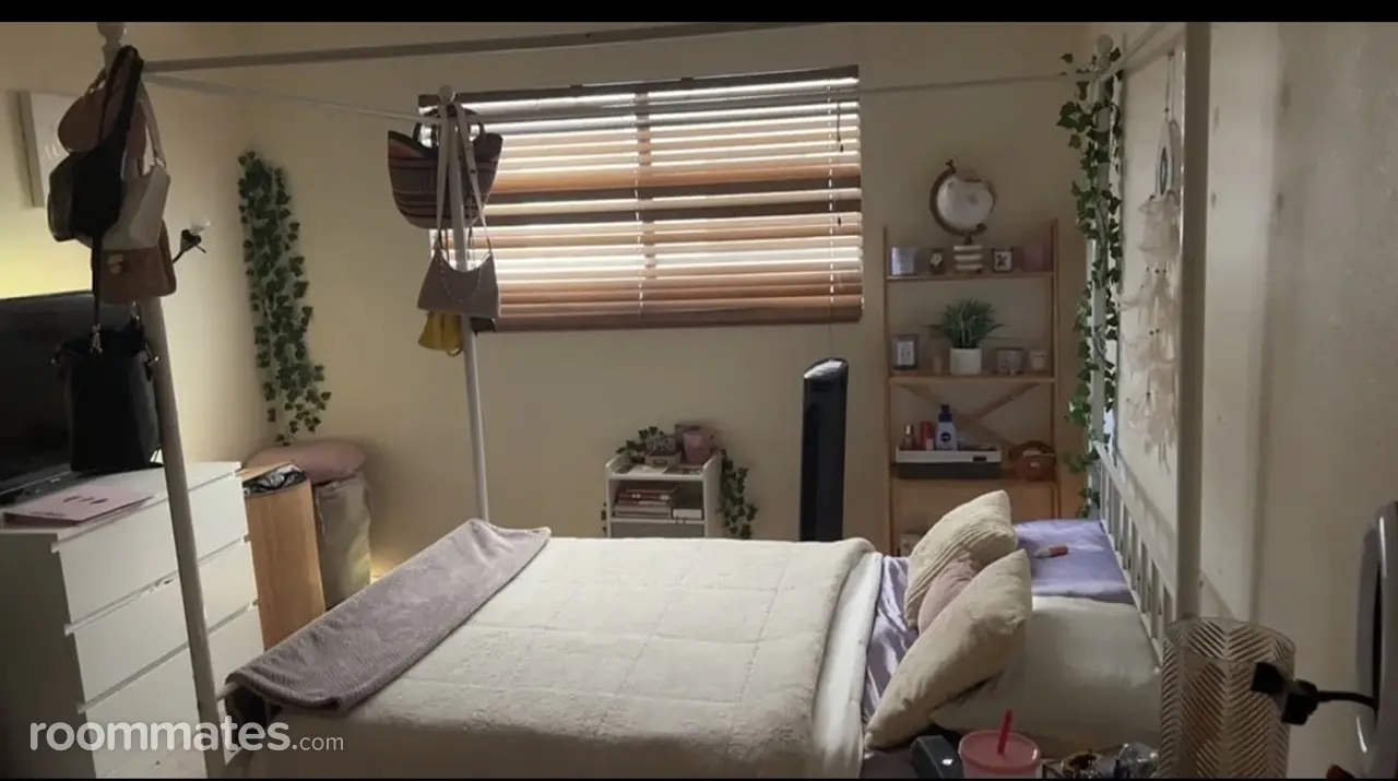 Profile photo 1 of 6