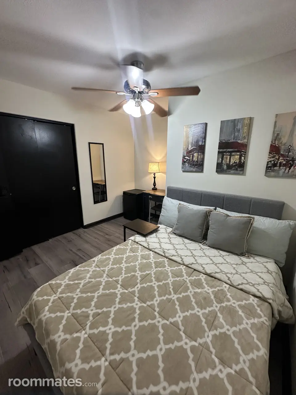 Profile photo 7 of 14