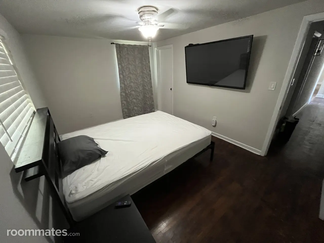 Profile photo 3 of 9