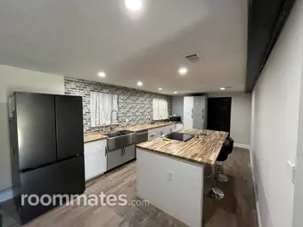 Room for rent in Kissimmee, FL $750, house