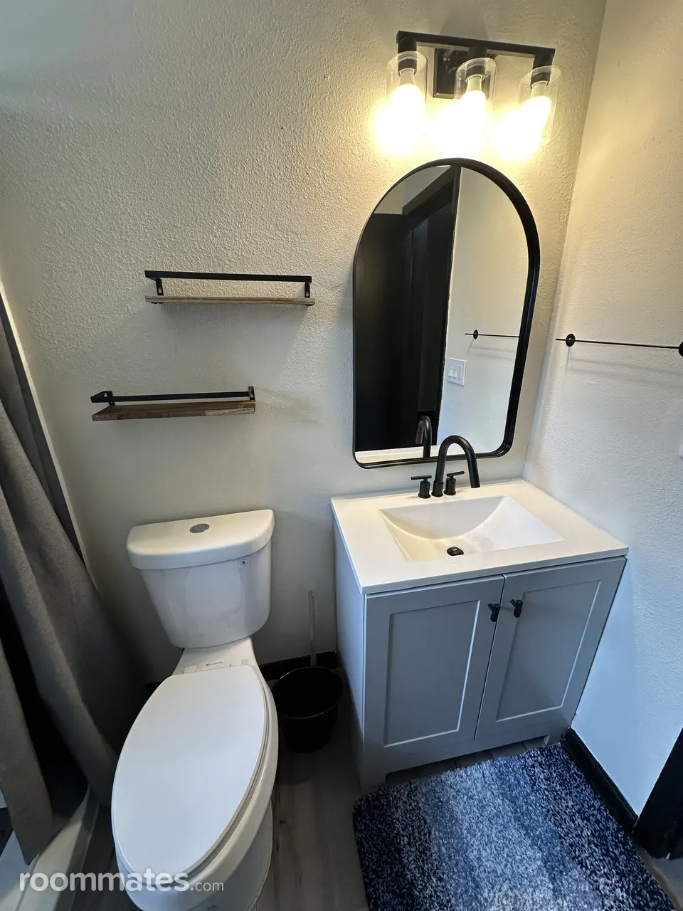 Profile photo 9 of 14