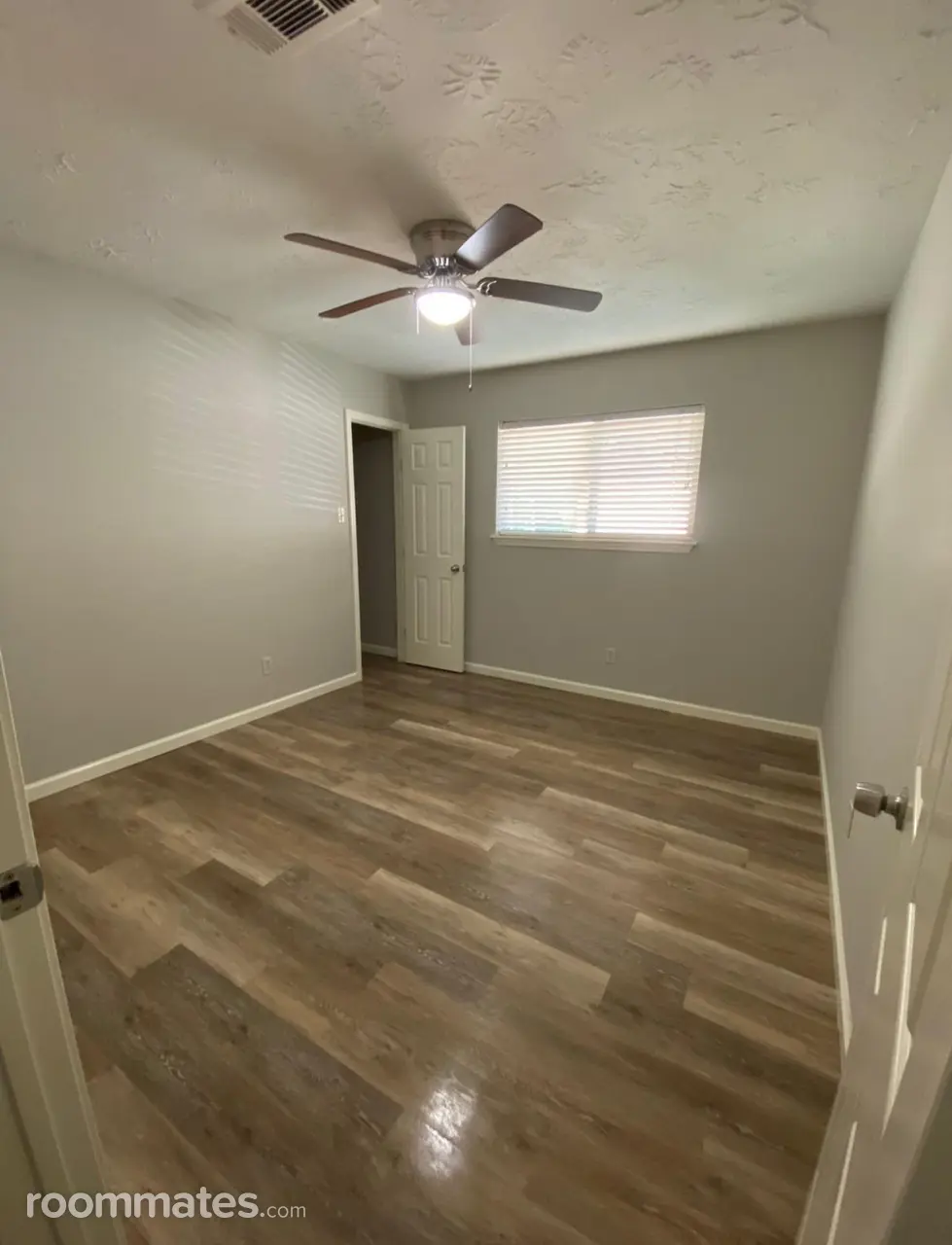 Profile photo 5 of 9