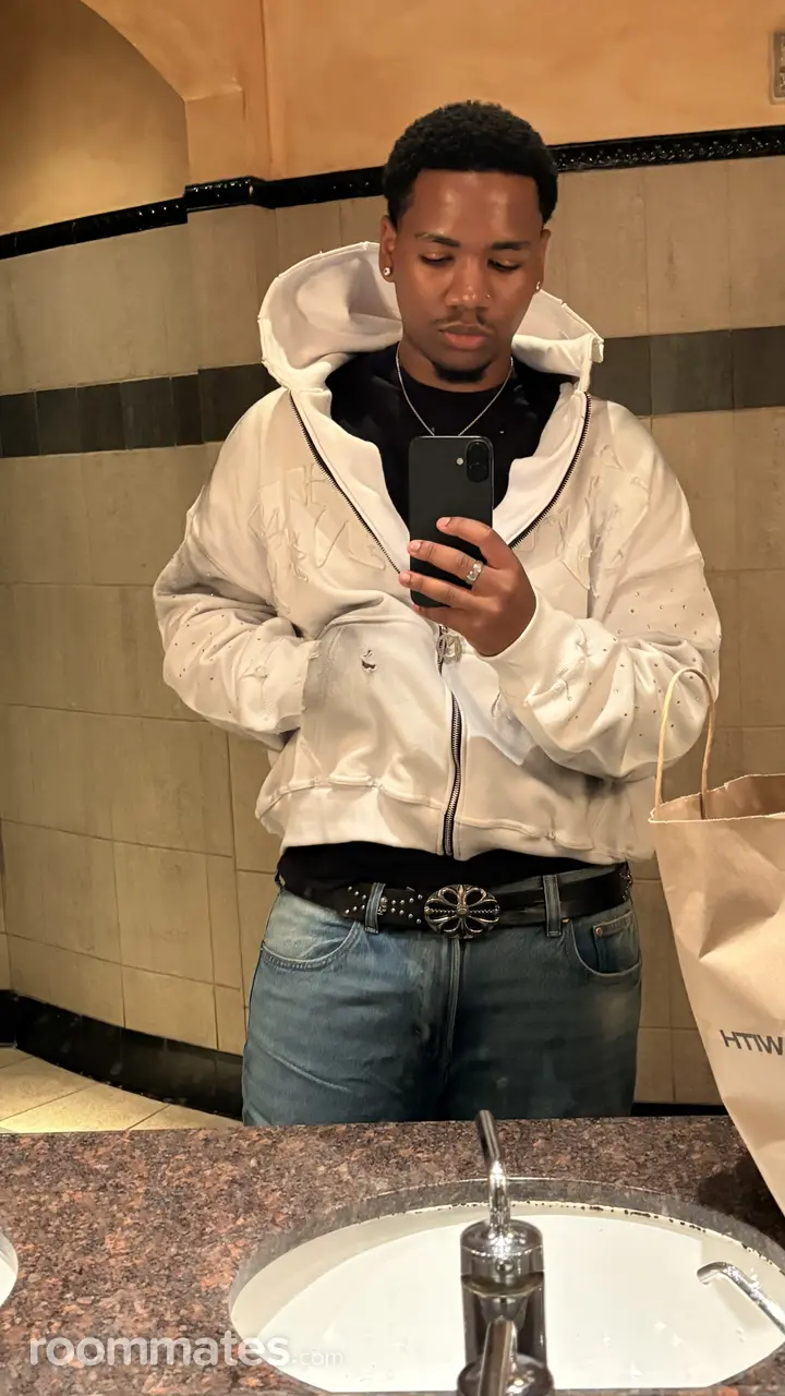 Profile photo 1 of 1