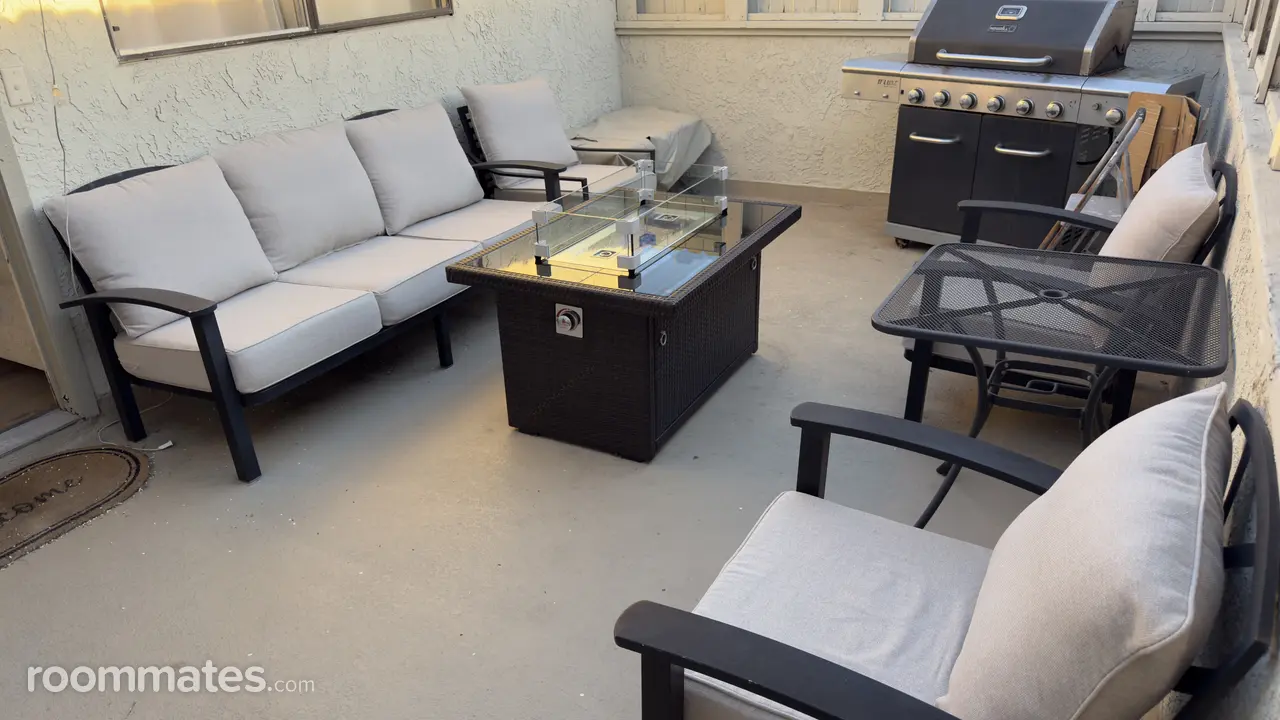 Profile photo 7 of 8