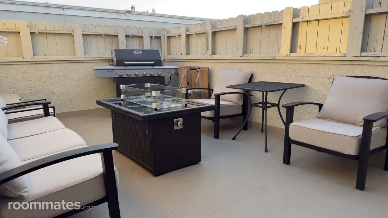 Profile photo 6 of 8