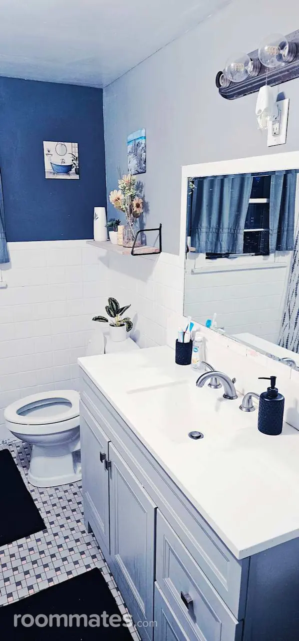 Profile photo 5 of 8