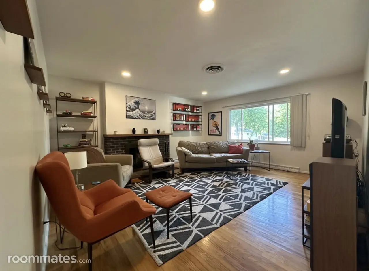 Profile photo 1 of 8