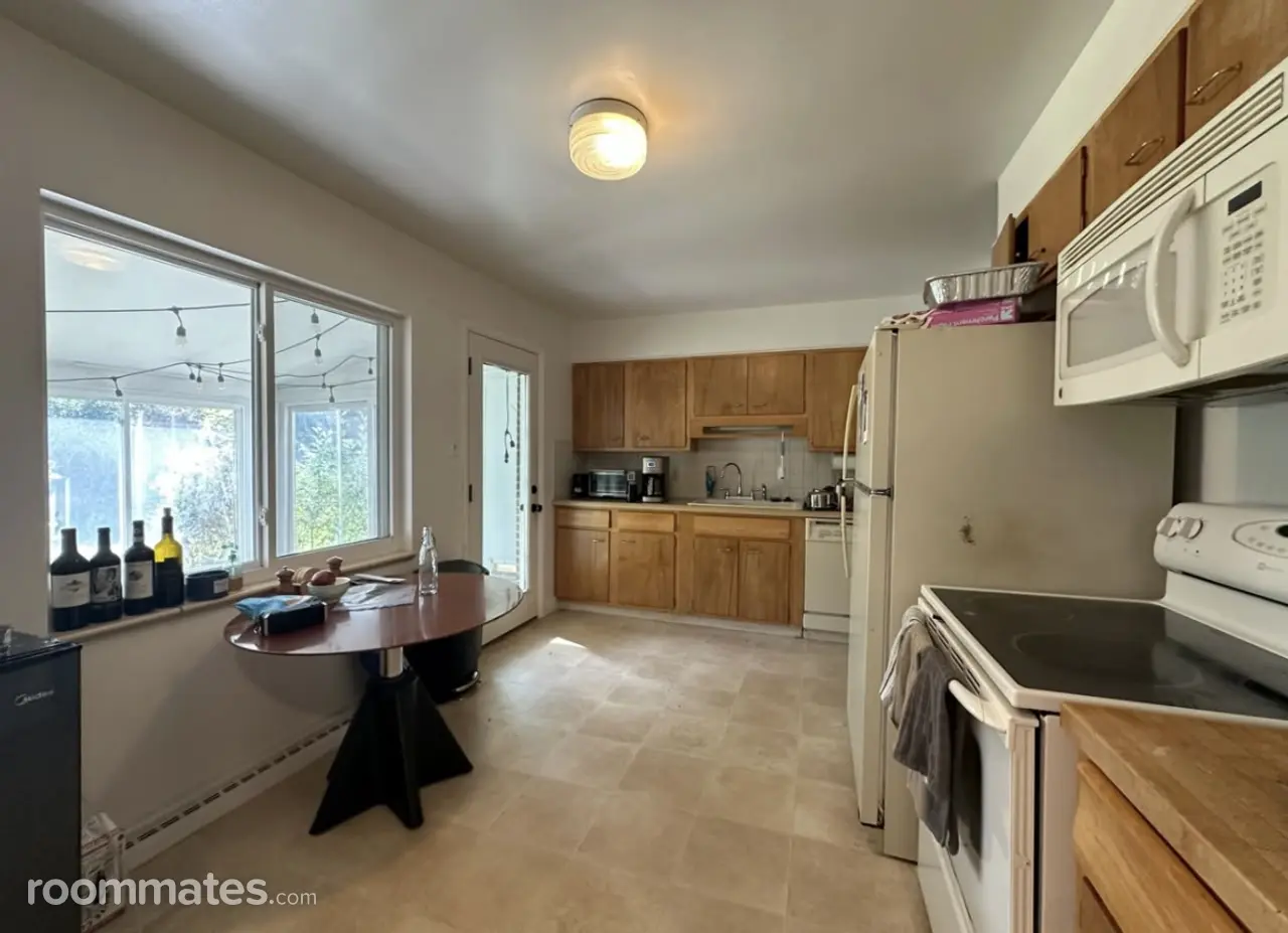 Profile photo 3 of 8