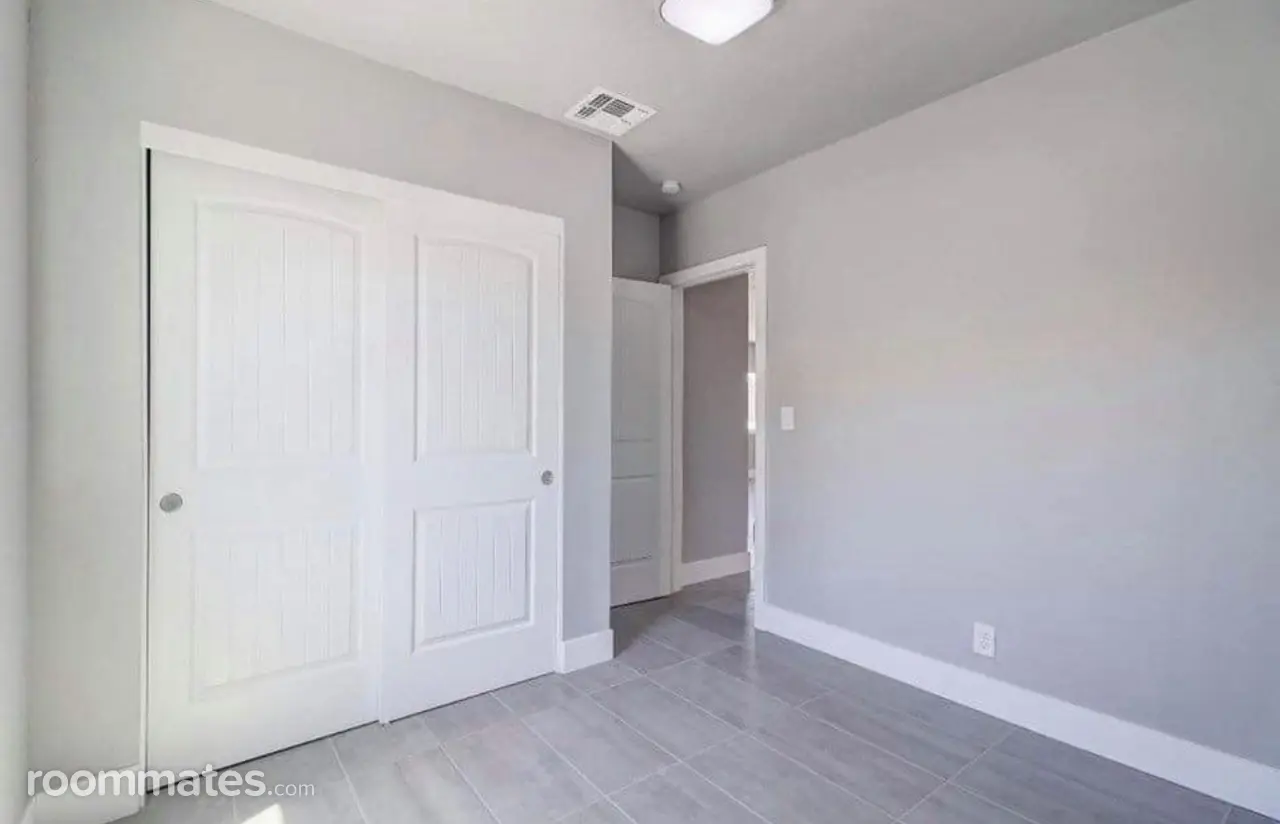 Profile photo 1 of 8