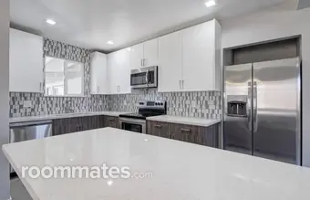 Room for rent in Phoenix, AZ $850, house