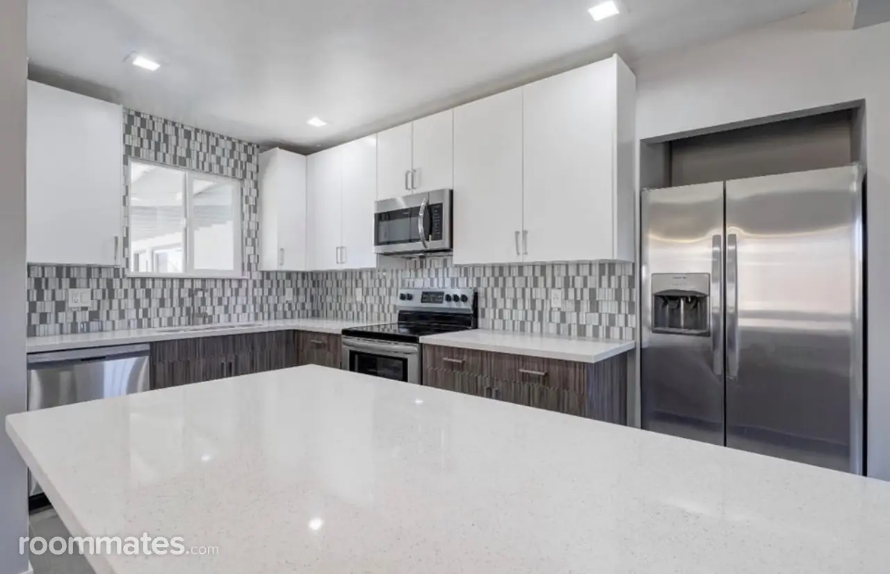 Profile photo 3 of 8