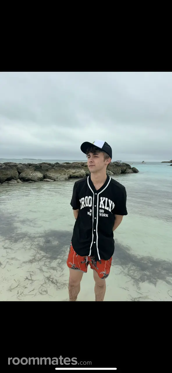 Profile photo 6 of 6