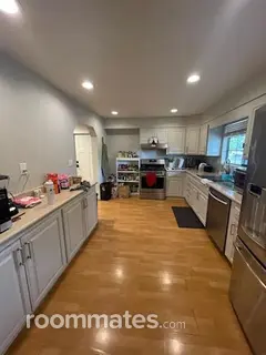 Room for rent in Santa Rosa, CA $784, house