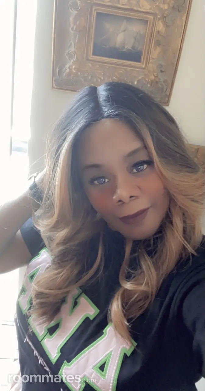 Profile photo 1 of 1