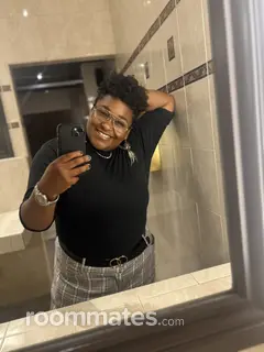 Roommate looking Fontana, CA, $1000