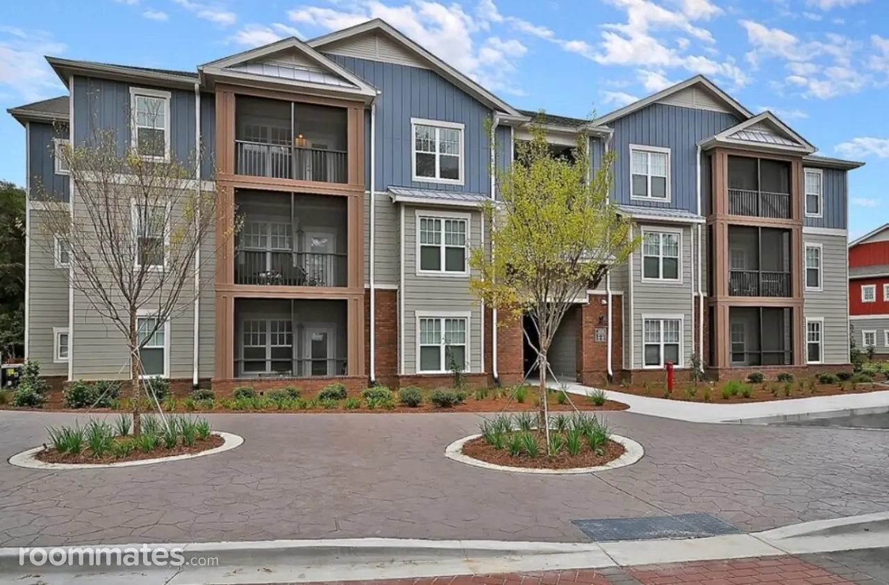 Profile photo 3 of 13