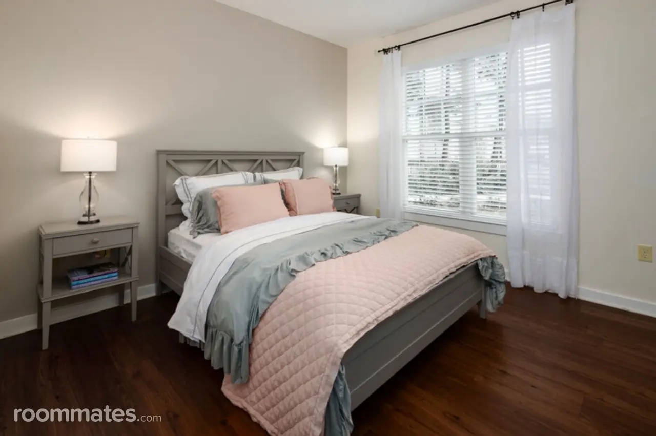 Profile photo 1 of 13