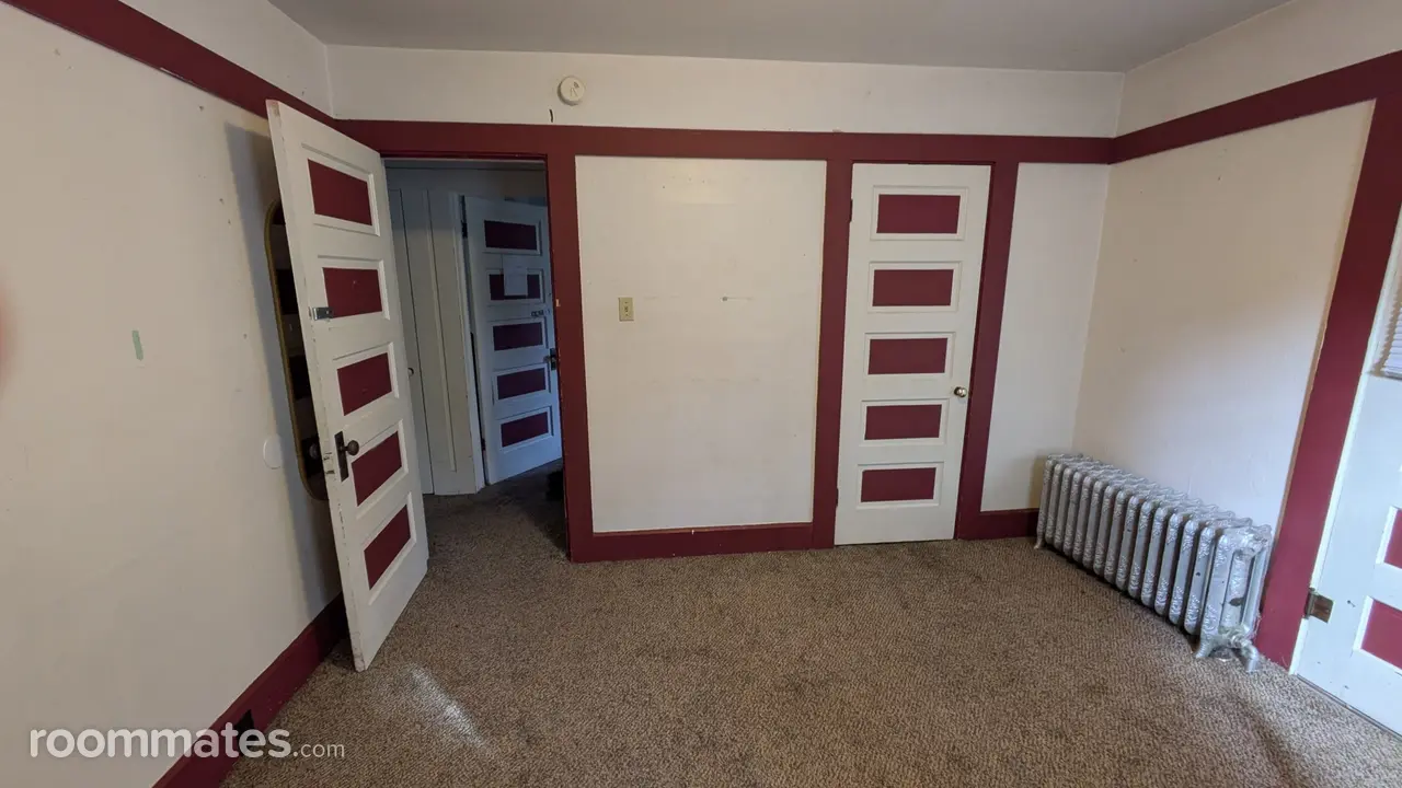 Profile photo 3 of 8