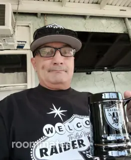 Roommate looking Whittier, CA, $1300