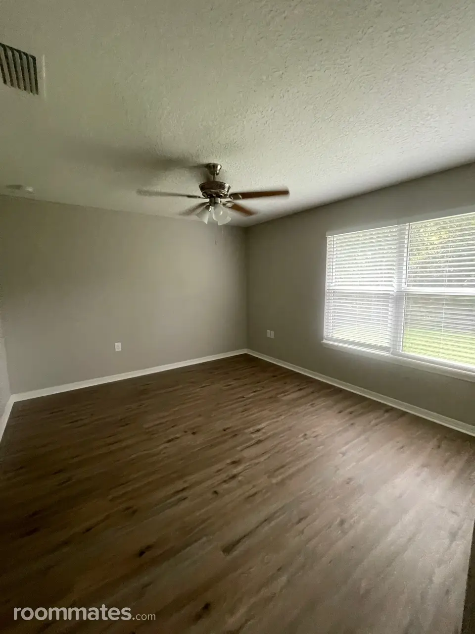 Profile photo 1 of 9