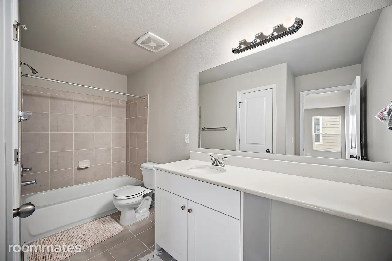 Profile photo 3 of 9