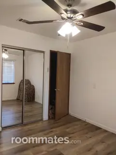 Room for rent in Apple Valley, CA $1000, house