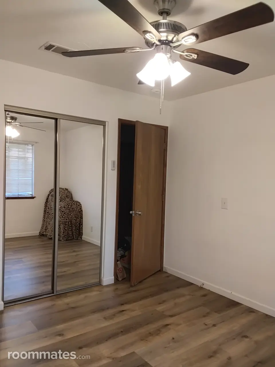 Profile photo 7 of 11