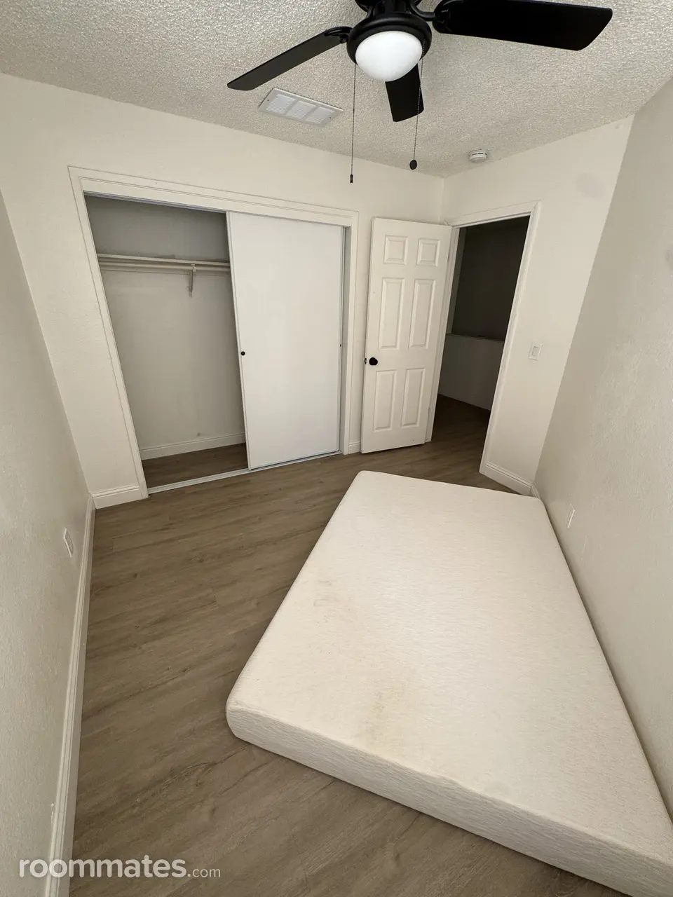 Profile photo 3 of 4