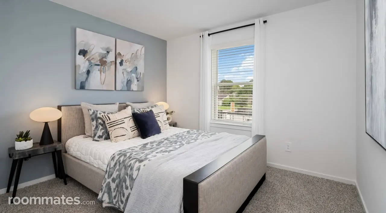 Profile photo 4 of 9