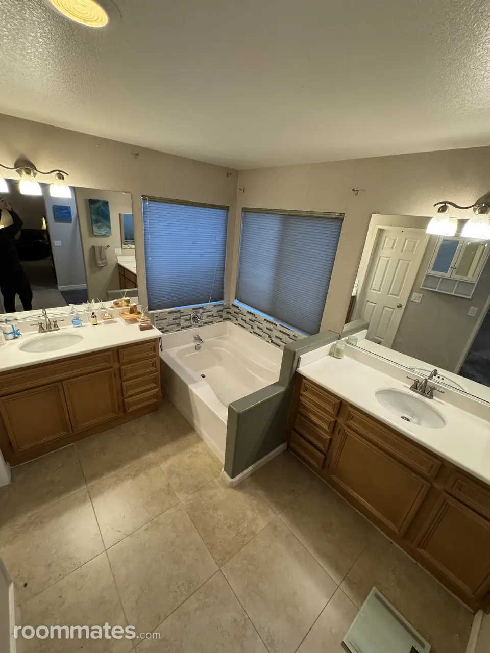 Profile photo 4 of 15