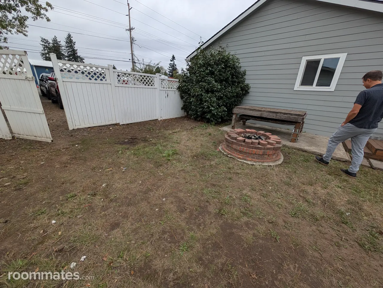 Profile photo 10 of 13