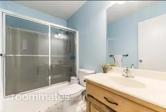 Room for rent in Paola, KS $750, house