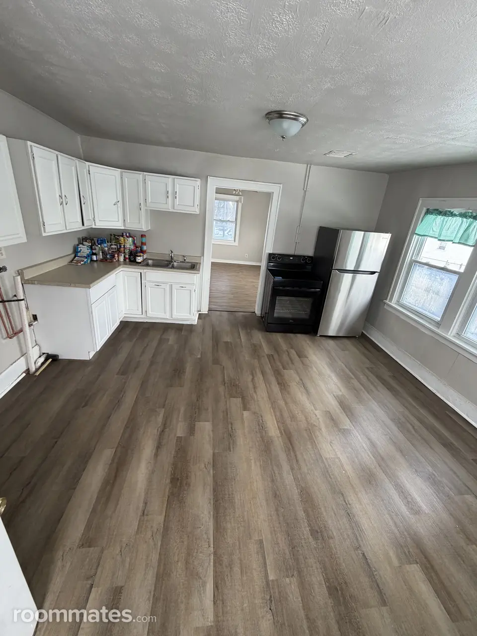 Profile photo 3 of 4