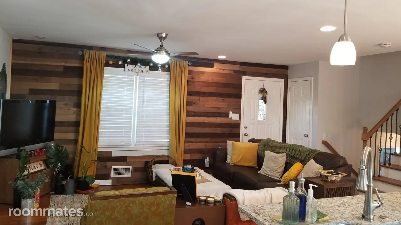 Profile photo 6 of 12