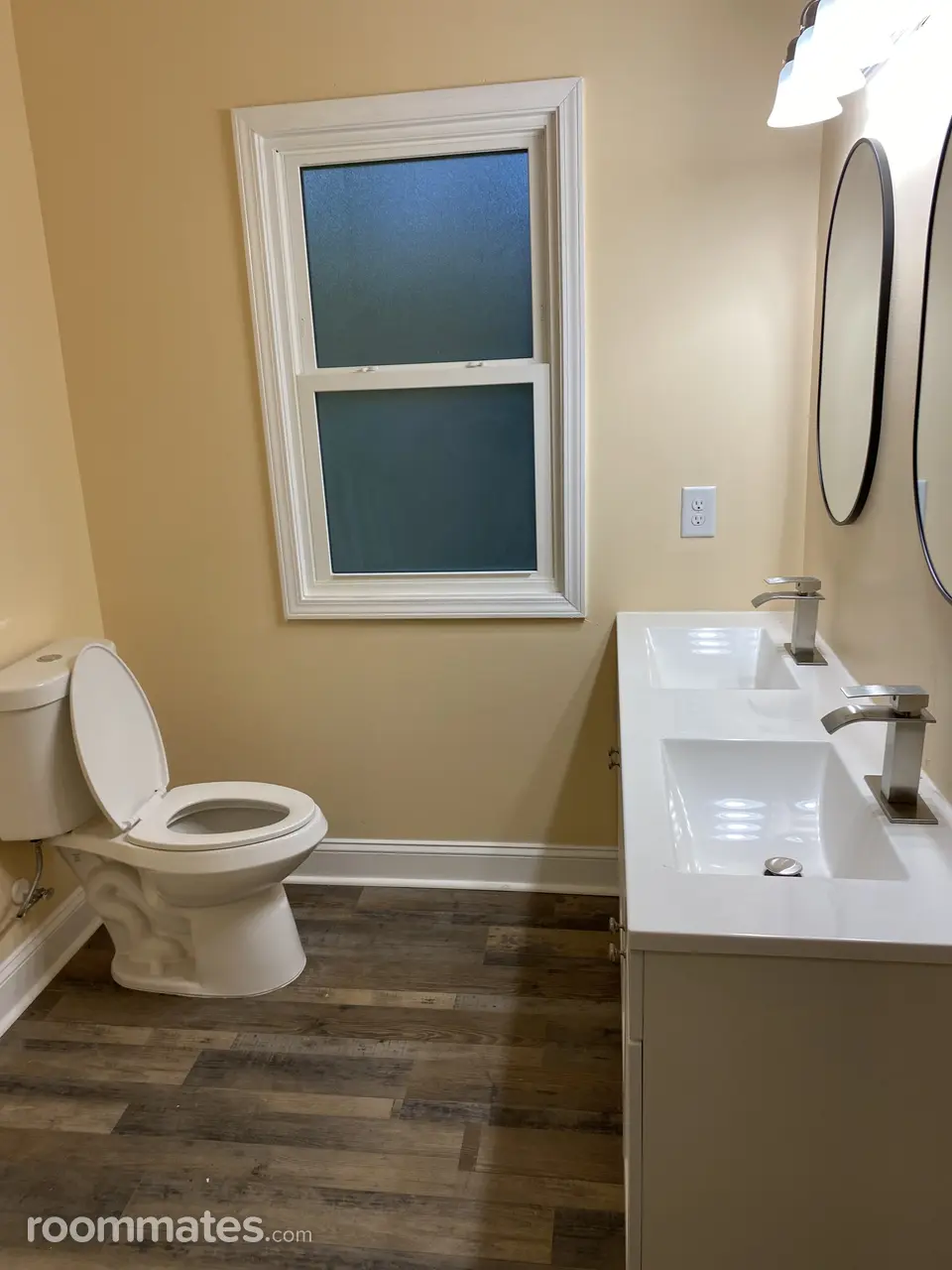 Profile photo 5 of 10