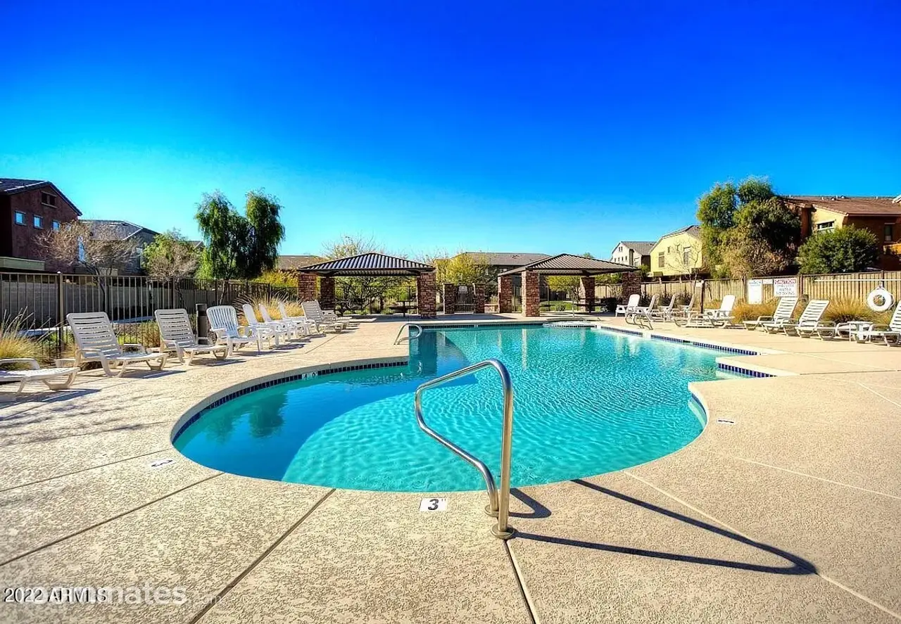 Profile photo 8 of 11