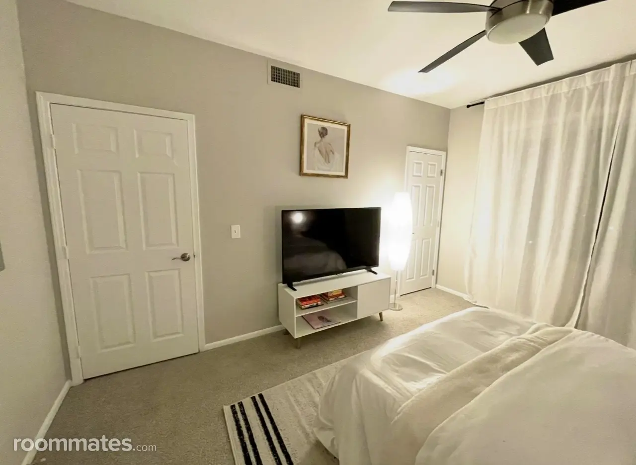 Profile photo 2 of 12