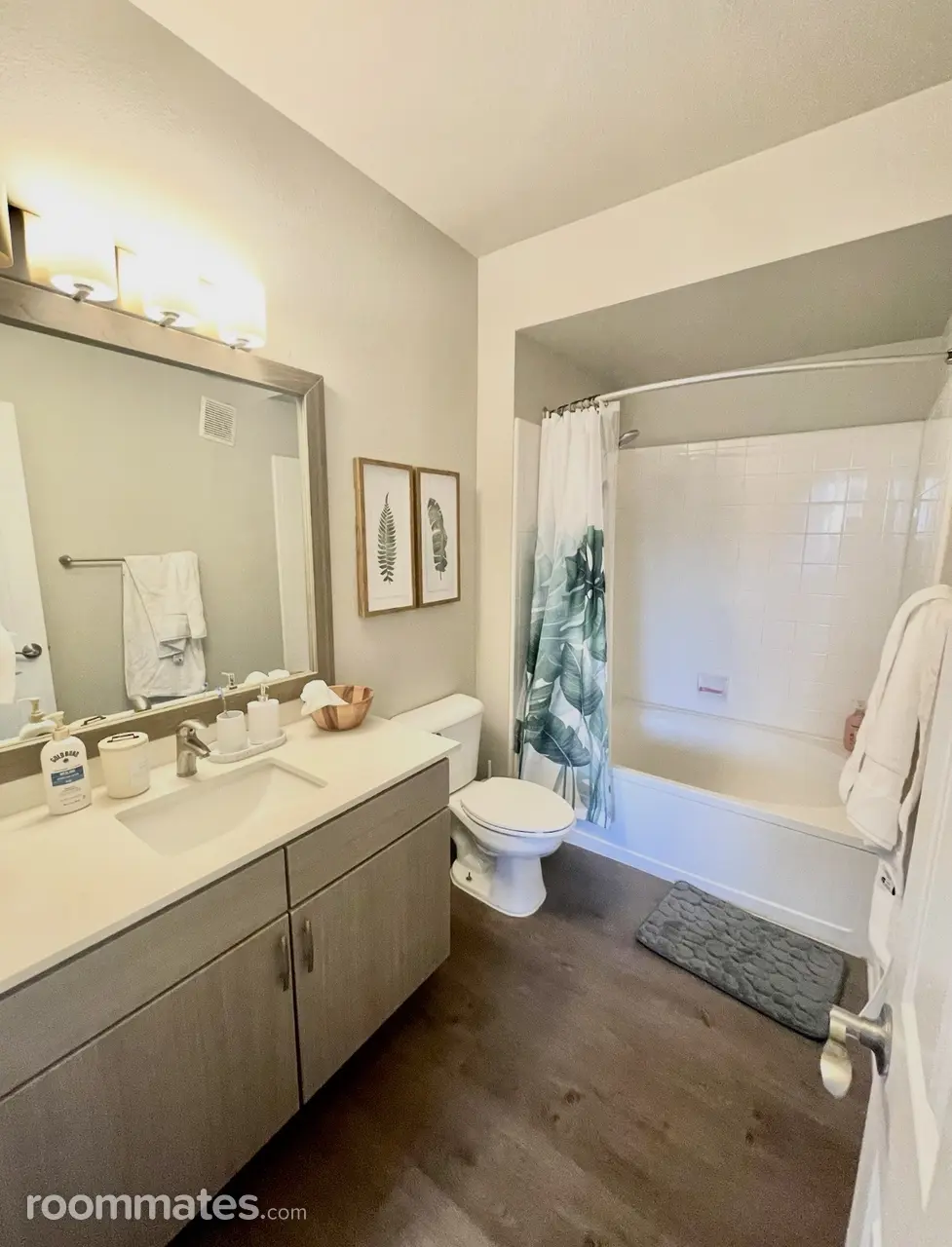 Profile photo 6 of 12