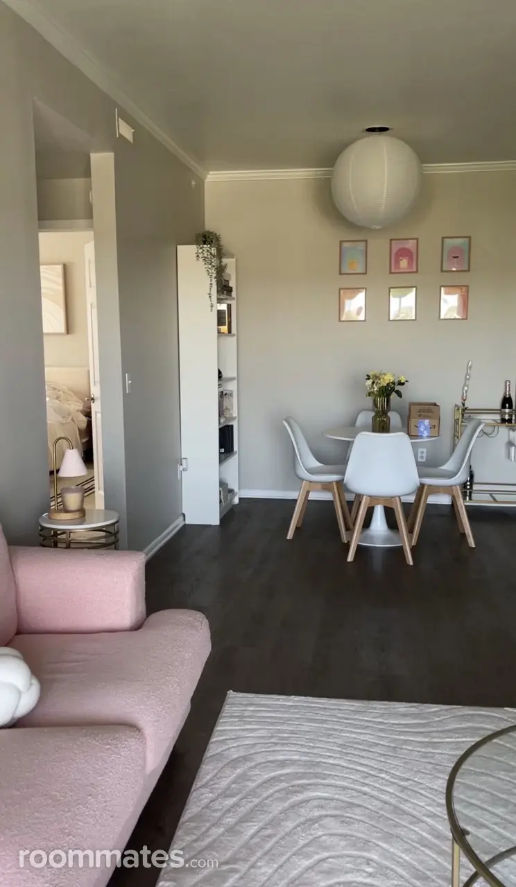 Profile photo 4 of 12