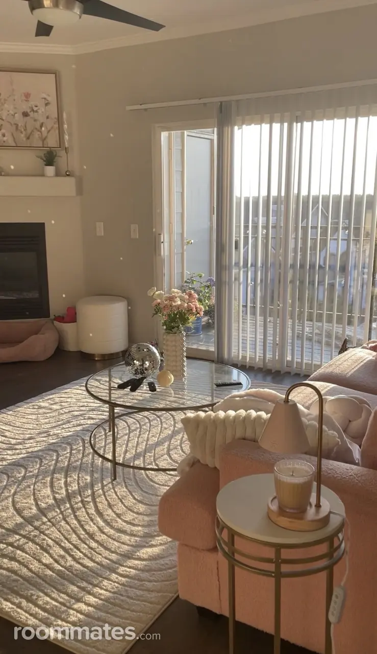 Profile photo 7 of 12