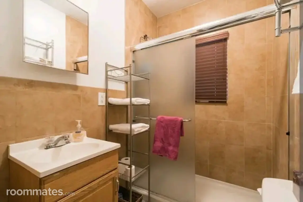 Profile photo 1 of 4