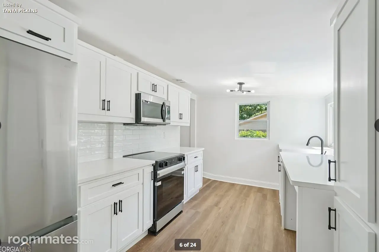 Profile photo 5 of 11