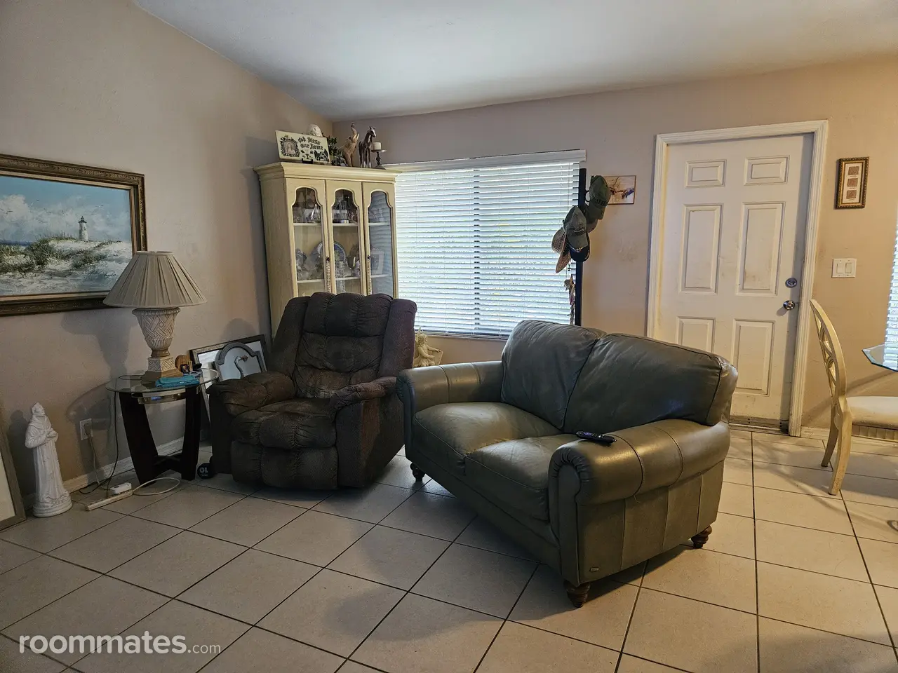 Profile photo 7 of 10