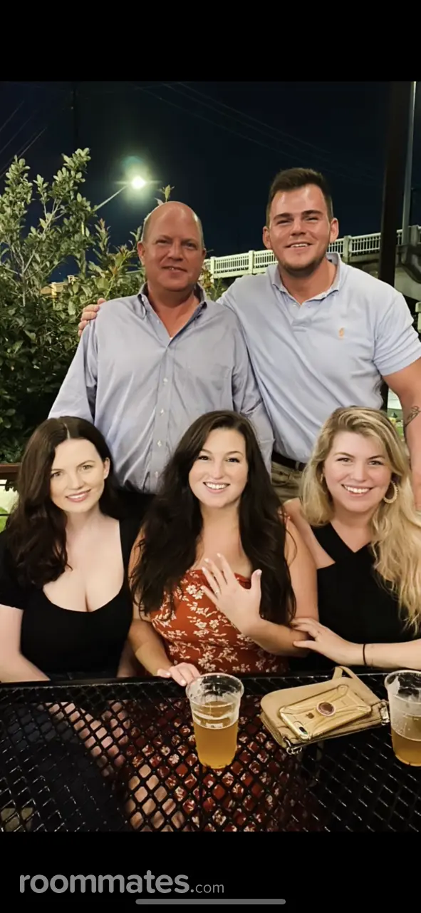 Profile photo 7 of 7