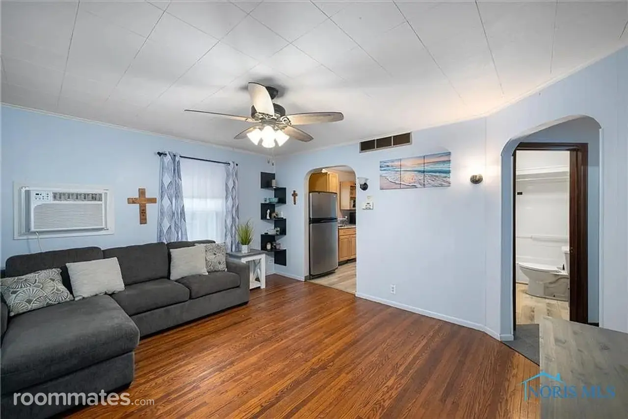 Profile photo 6 of 19